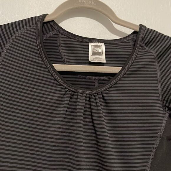 The North Face athletic shirt black striped xs - Picture 2 of 6